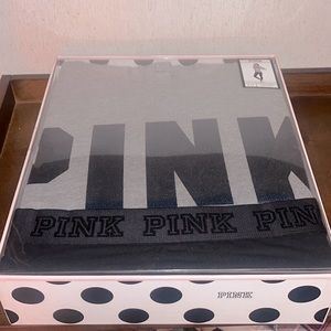 PINK Perfect Pullover & Yoga Leggings Set